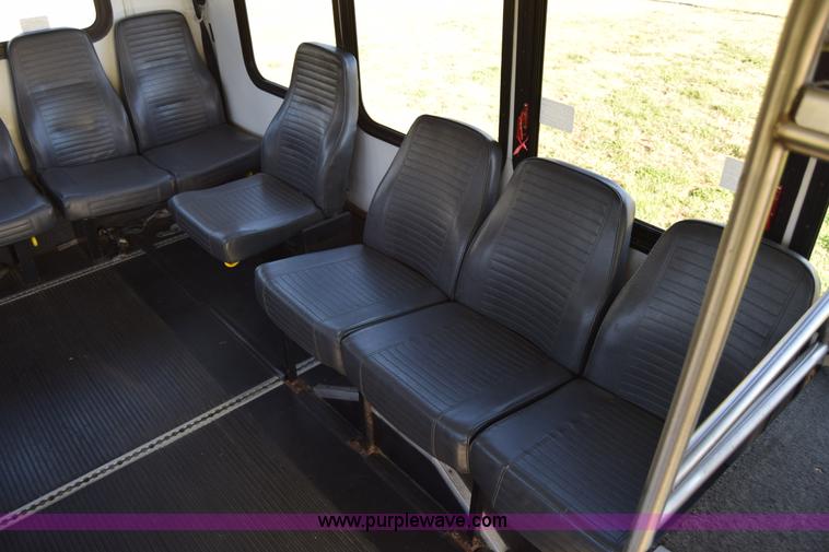 image for item BX9949 2008 Ford Eldorado E450 bus