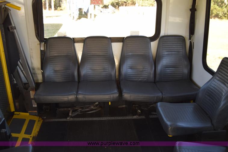 image for item BX9949 2008 Ford Eldorado E450 bus