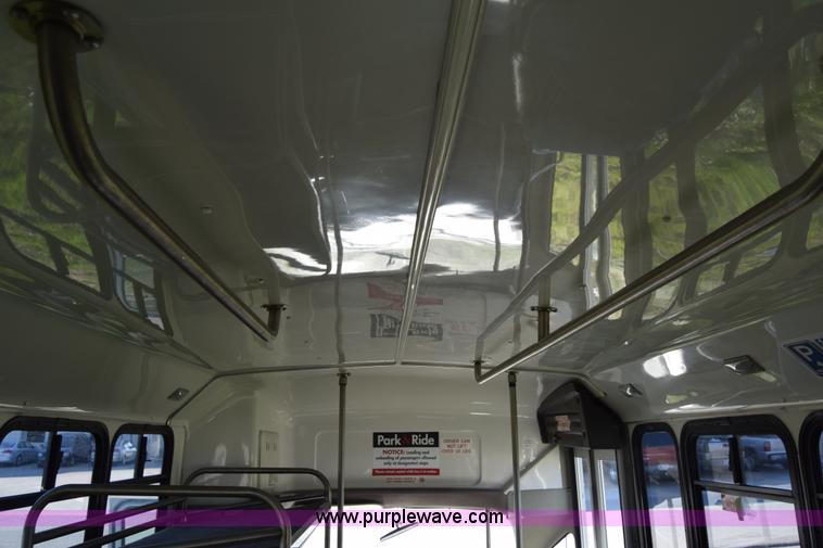 image for item BX9949 2008 Ford Eldorado E450 bus