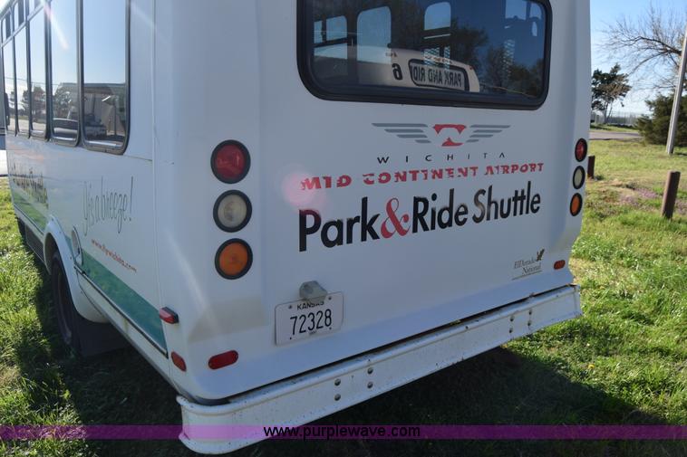 image for item BX9949 2008 Ford Eldorado E450 bus