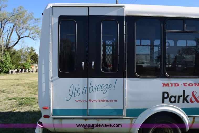 image for item BX9949 2008 Ford Eldorado E450 bus