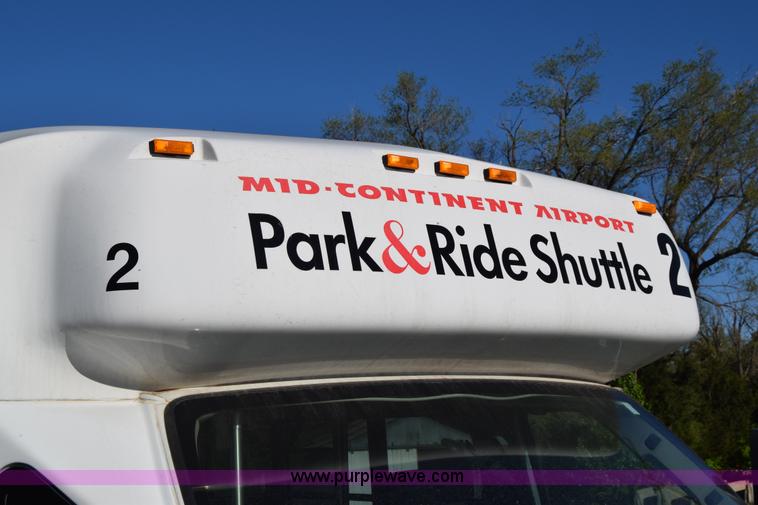 image for item BX9949 2008 Ford Eldorado E450 bus