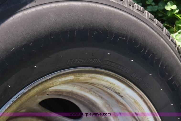 image for item BX9949 2008 Ford Eldorado E450 bus