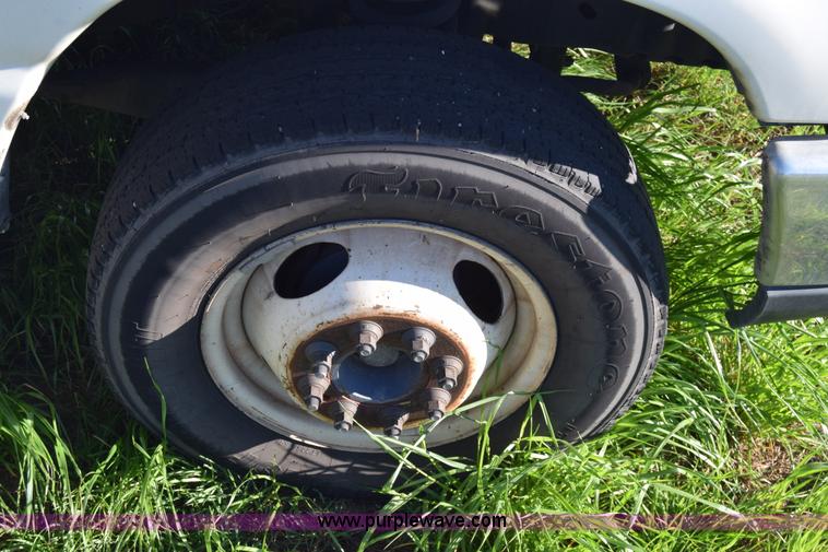 image for item BX9949 2008 Ford Eldorado E450 bus