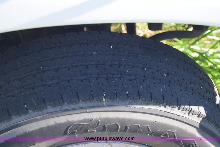 image for item BX9949 2008 Ford Eldorado E450 bus