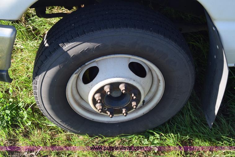 image for item BX9949 2008 Ford Eldorado E450 bus