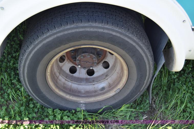 image for item BX9949 2008 Ford Eldorado E450 bus