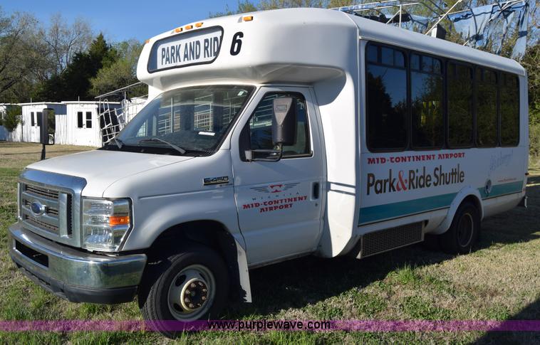 image for item BX9950 2011 Ford Eldorado E450 bus