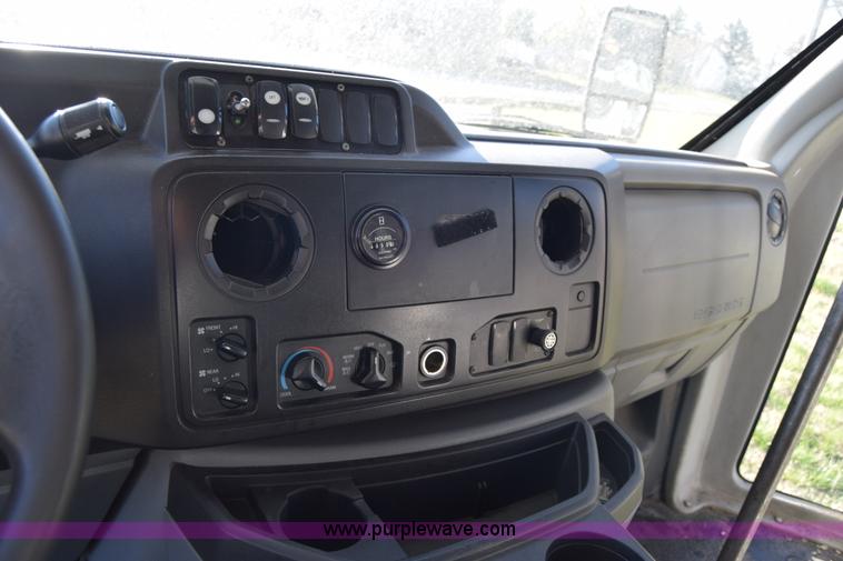 image for item BX9950 2011 Ford Eldorado E450 bus