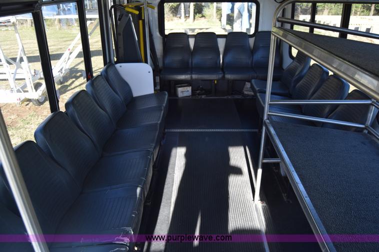 image for item BX9950 2011 Ford Eldorado E450 bus