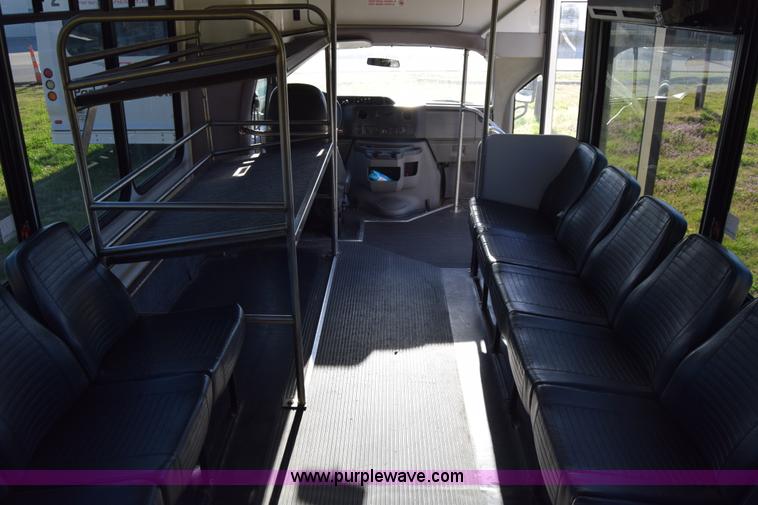 image for item BX9950 2011 Ford Eldorado E450 bus