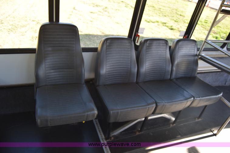 image for item BX9950 2011 Ford Eldorado E450 bus