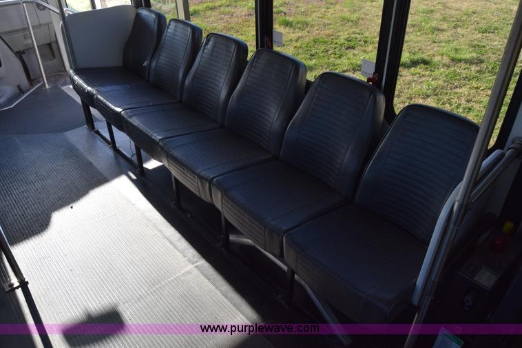 image for item BX9950 2011 Ford Eldorado E450 bus