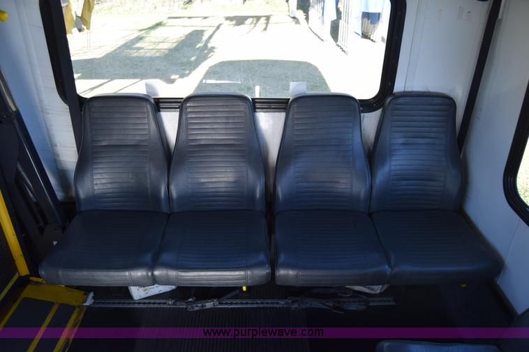 image for item BX9950 2011 Ford Eldorado E450 bus