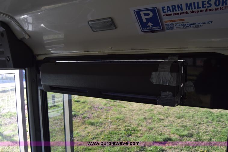 image for item BX9950 2011 Ford Eldorado E450 bus