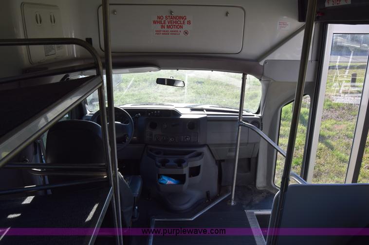 image for item BX9950 2011 Ford Eldorado E450 bus