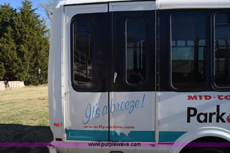 image for item BX9950 2011 Ford Eldorado E450 bus