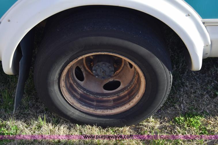 image for item BX9950 2011 Ford Eldorado E450 bus