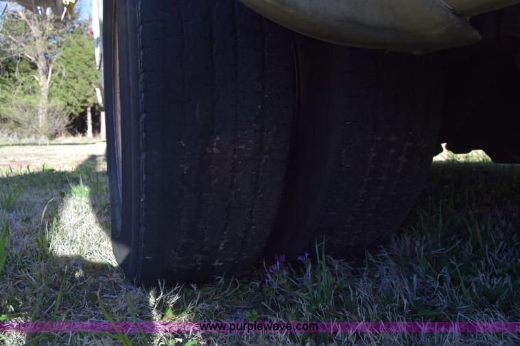 image for item BX9950 2011 Ford Eldorado E450 bus