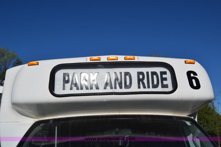 image for item BX9950 2011 Ford Eldorado E450 bus