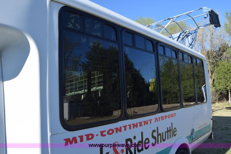 image for item BX9950 2011 Ford Eldorado E450 bus