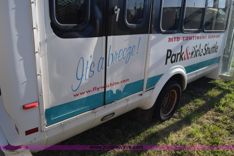 image for item BX9950 2011 Ford Eldorado E450 bus