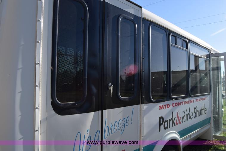 image for item BX9950 2011 Ford Eldorado E450 bus