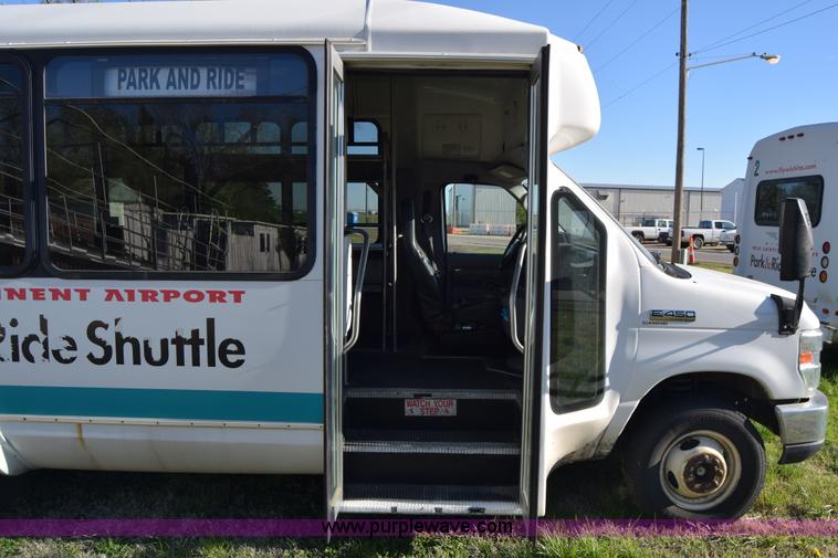 image for item BX9950 2011 Ford Eldorado E450 bus