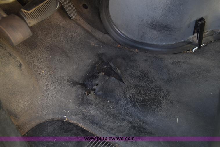 image for item BX9950 2011 Ford Eldorado E450 bus