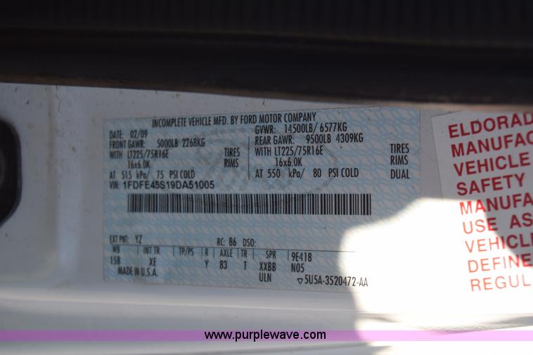 image for item BX9952 2009 Ford Eldorado E450 bus