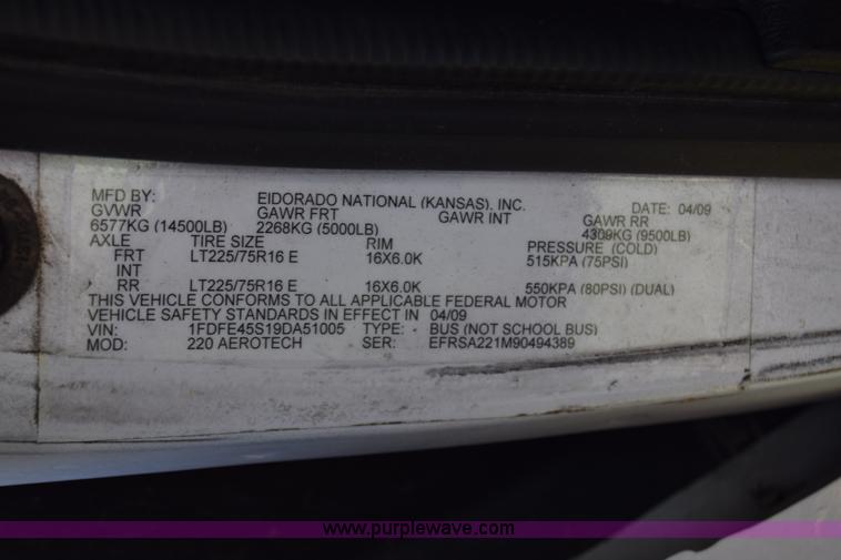 image for item BX9952 2009 Ford Eldorado E450 bus