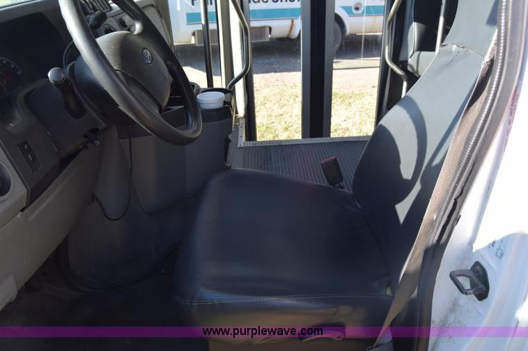 image for item BX9952 2009 Ford Eldorado E450 bus