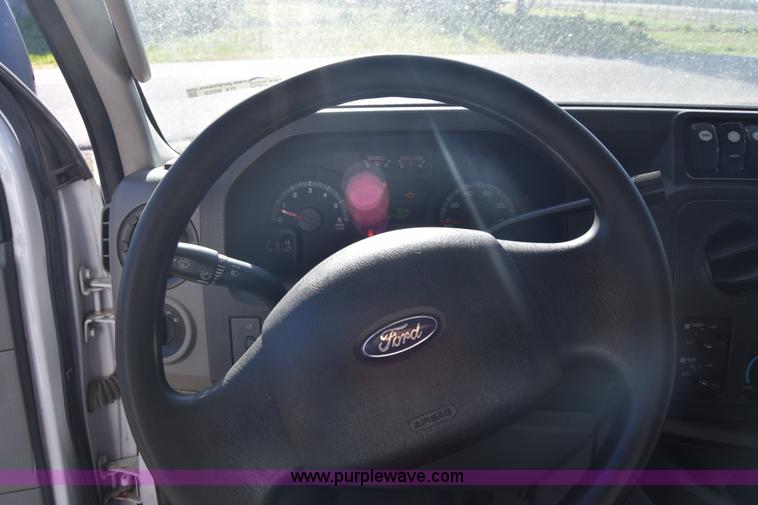 image for item BX9952 2009 Ford Eldorado E450 bus