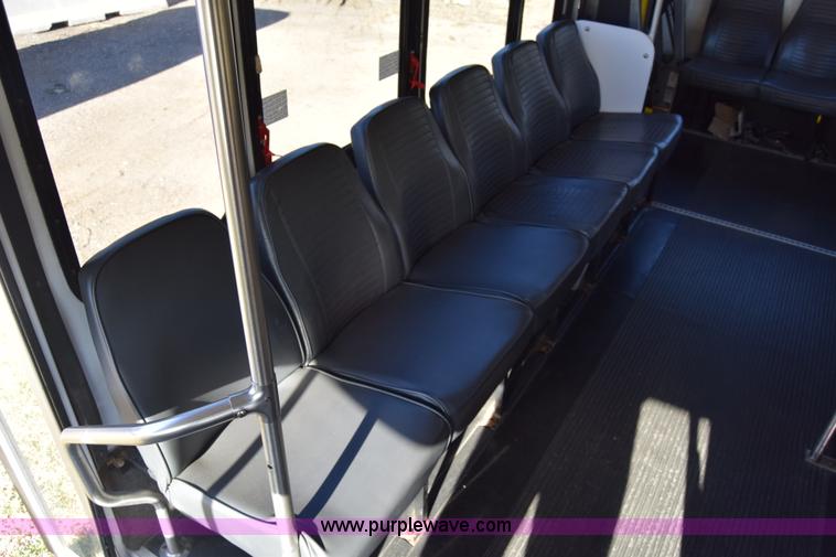 image for item BX9952 2009 Ford Eldorado E450 bus