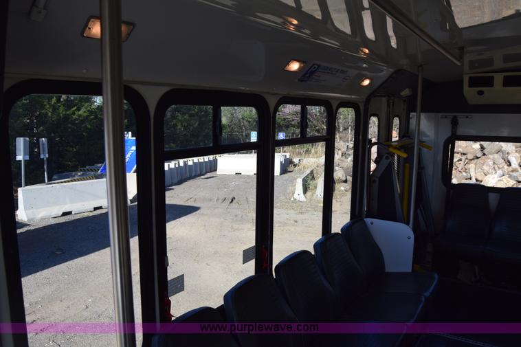 image for item BX9952 2009 Ford Eldorado E450 bus