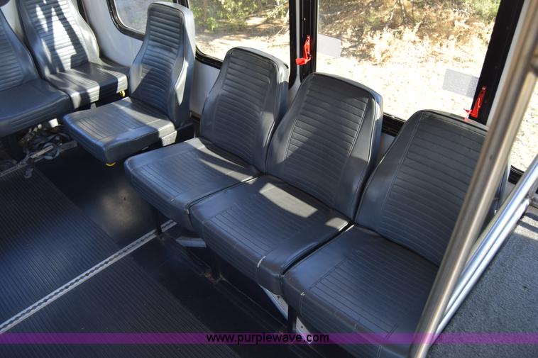 image for item BX9952 2009 Ford Eldorado E450 bus