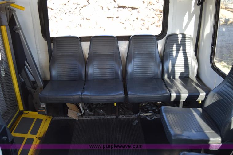 image for item BX9952 2009 Ford Eldorado E450 bus