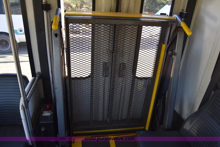 image for item BX9952 2009 Ford Eldorado E450 bus