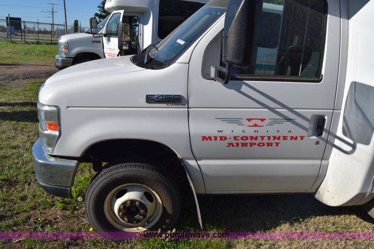 image for item BX9952 2009 Ford Eldorado E450 bus