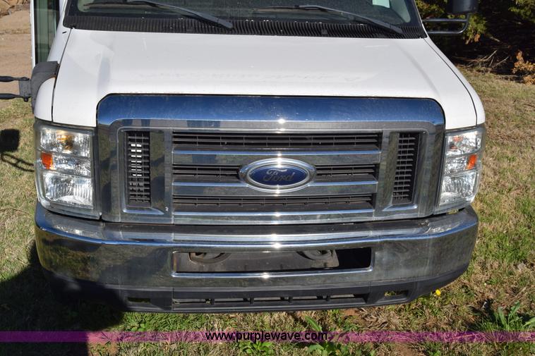 image for item BX9952 2009 Ford Eldorado E450 bus