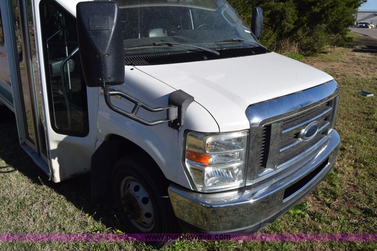 image for item BX9952 2009 Ford Eldorado E450 bus