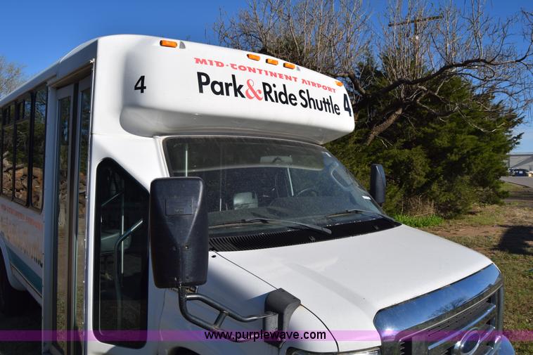 image for item BX9952 2009 Ford Eldorado E450 bus