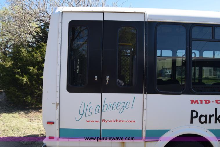 image for item BX9952 2009 Ford Eldorado E450 bus