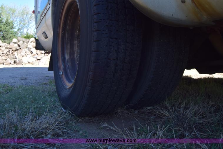 image for item BX9952 2009 Ford Eldorado E450 bus