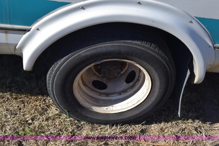 image for item BX9952 2009 Ford Eldorado E450 bus