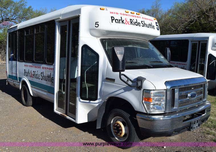 image for item BX9953 2009 Ford Eldorado E450 bus