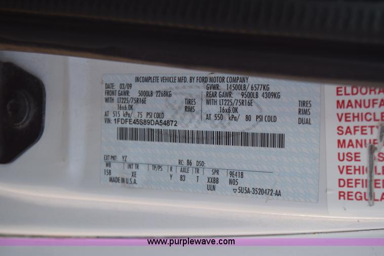 image for item BX9953 2009 Ford Eldorado E450 bus