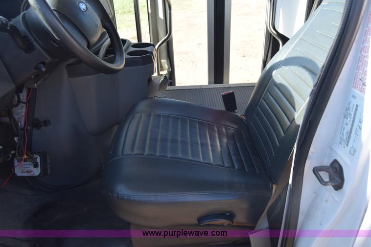 image for item BX9953 2009 Ford Eldorado E450 bus