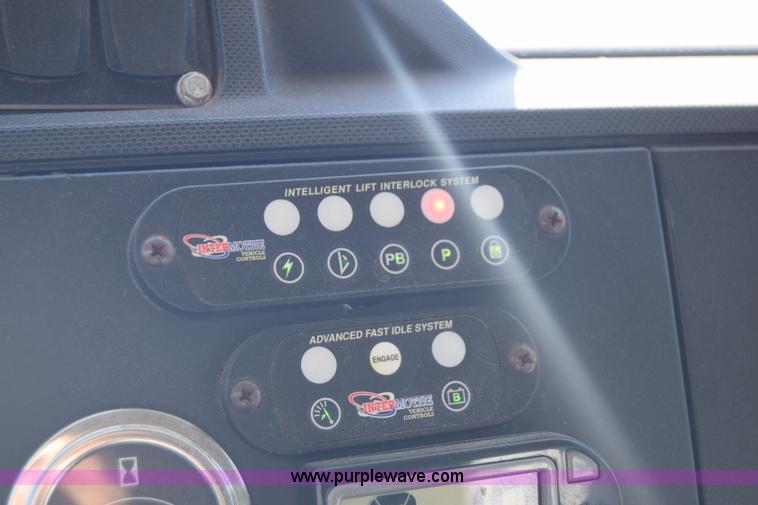 image for item BX9953 2009 Ford Eldorado E450 bus