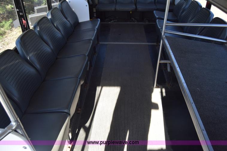 image for item BX9953 2009 Ford Eldorado E450 bus